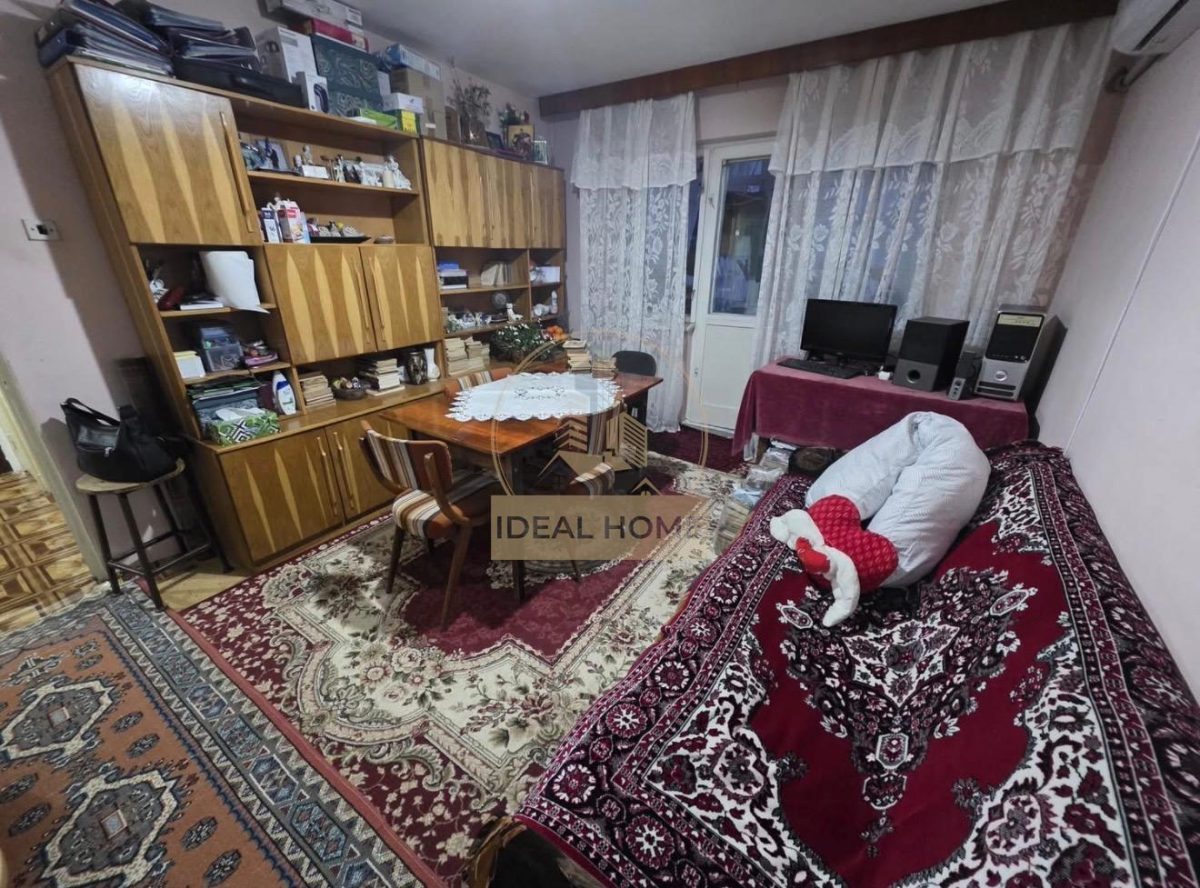 Apartament cu 3 camere Dacia - etaj intermediar - 