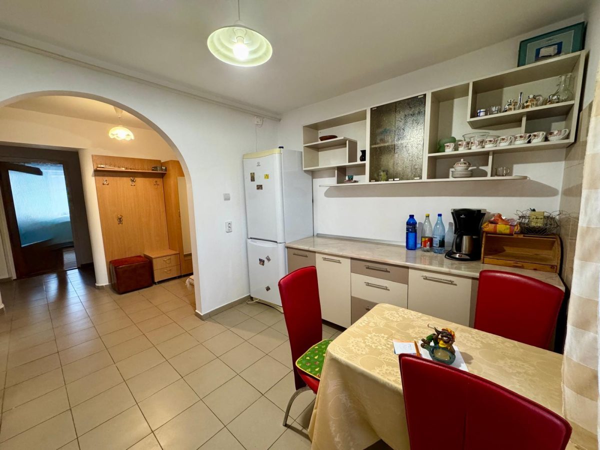 Apartament 3 Camere de Inchiriat Strada Closca - foto 3