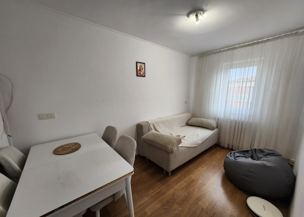 De vanzare apartament 3 camere zona Cetate - Alba Iulia