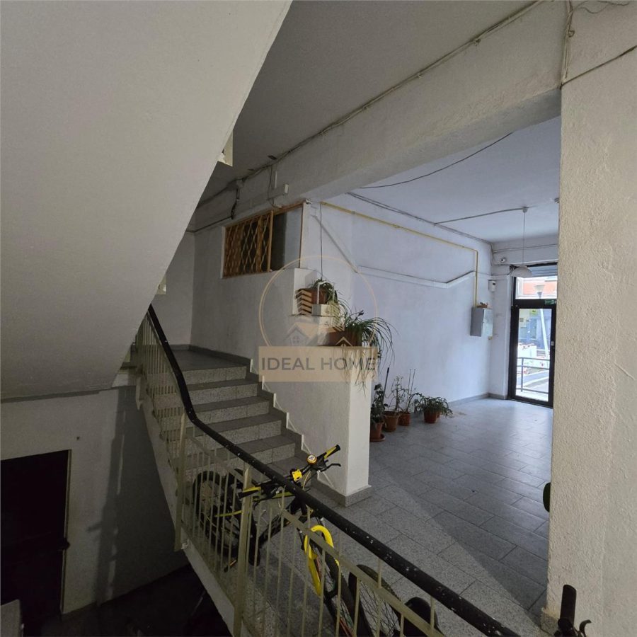 Cug - Selgros - 3 Camere Decomandat - Etaj Intermediar -Bloc 1990 - 80 Mp - foto 7