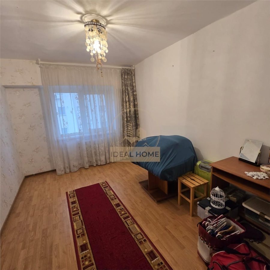 Cug - Selgros - 3 Camere Decomandat - Etaj Intermediar -Bloc 1990 - 80 Mp - foto 9