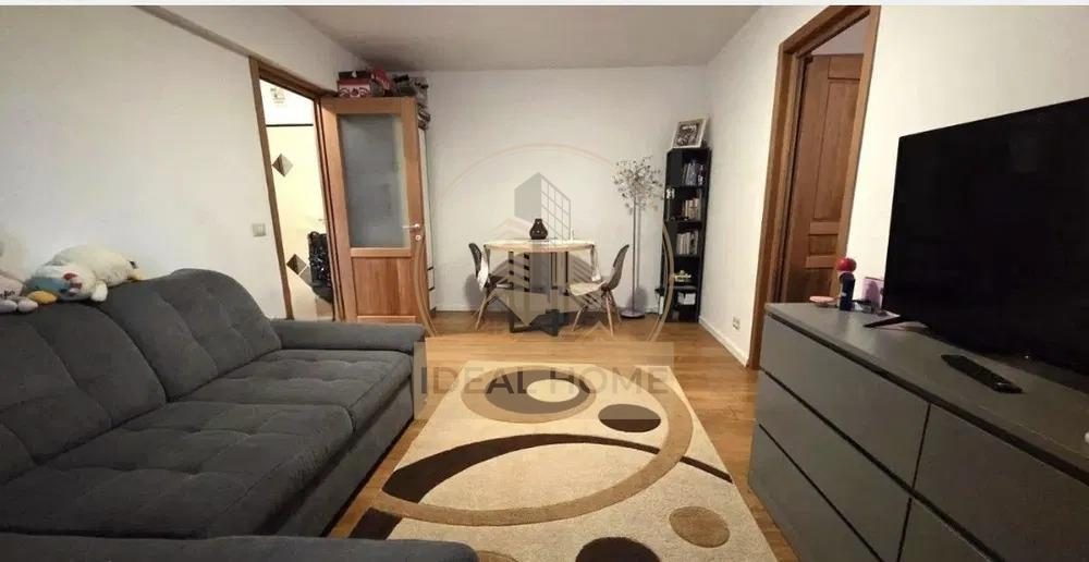 Piata Unirii - Etaj 2 - Apartament cu 2 camere - foto 2