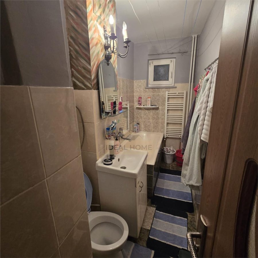 Etaj 2/4 Apartament 2 camere. Pta voievozilor - 