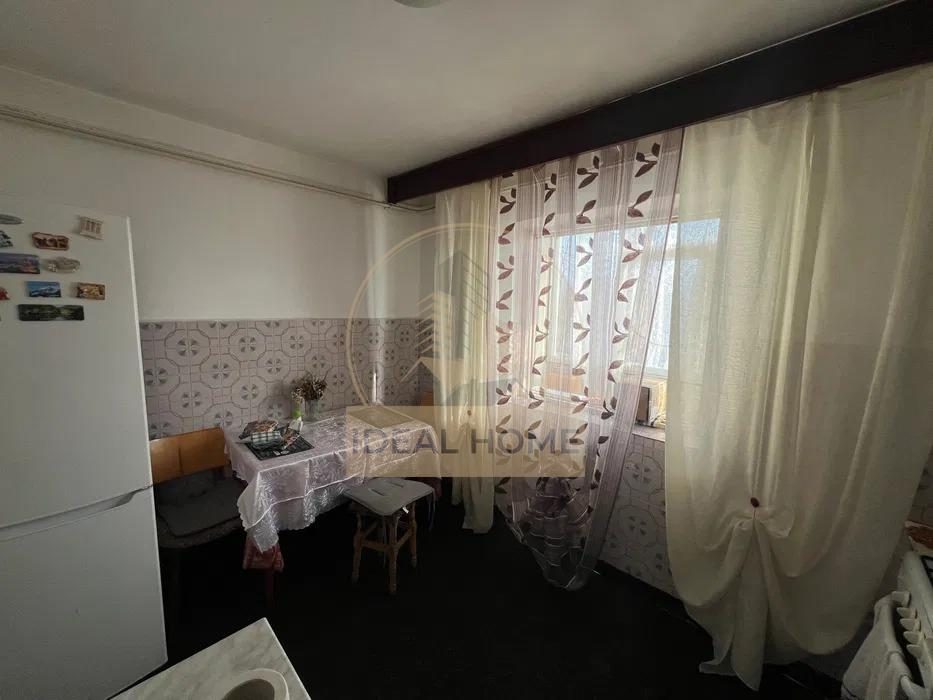 Nicolina - 3 Camere Decomandat - Etaj 3 - 75 Mp - Bloc 1986 - foto 4