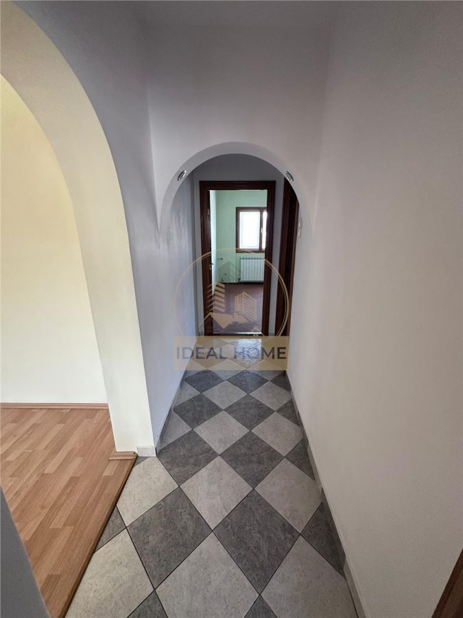 Apartament 3 camere etaj 1 rond Podu Ros - foto 5