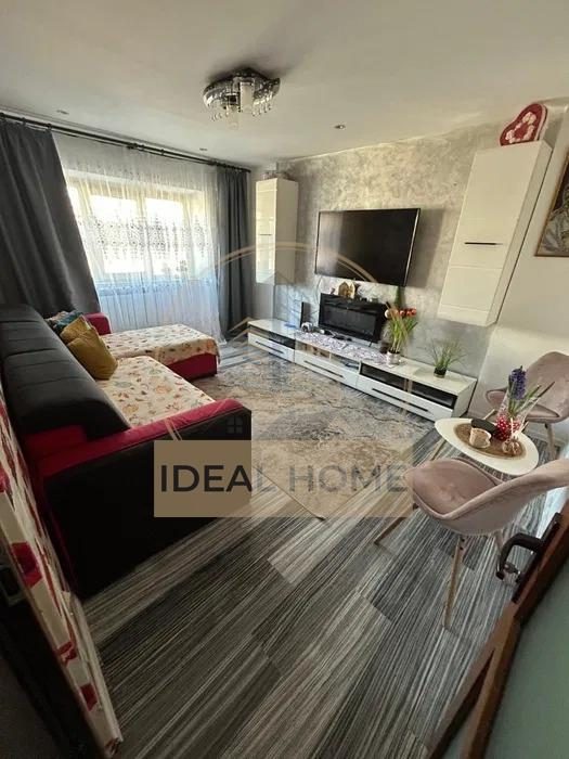 Pacurari - Bloc Dupa 1980 - Apartament cu 3 camere decomandat - 