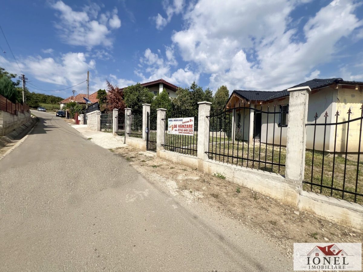 Casa noua semifinisata de vanzare/schimb in Cricau - 