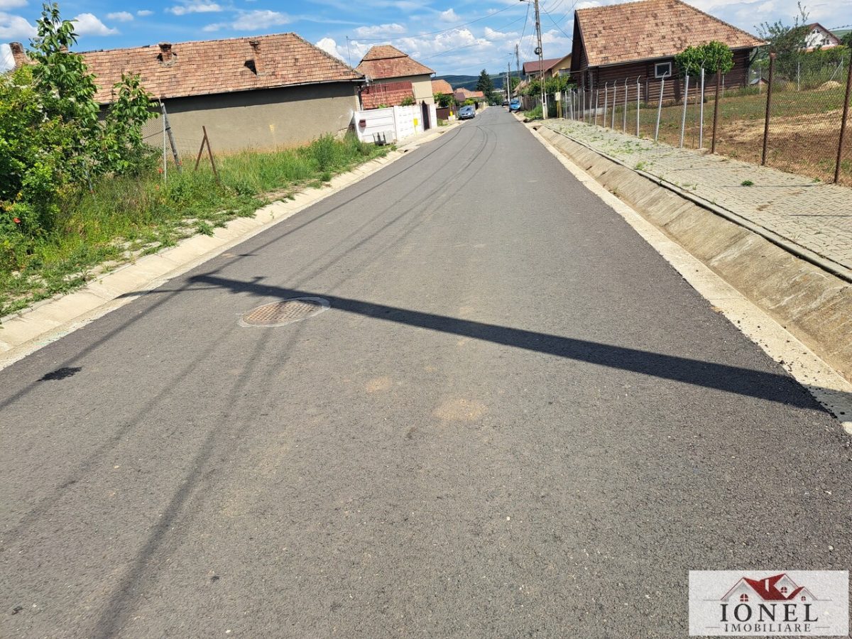 Vanzare teren in Teius -  27 euro/mp - 