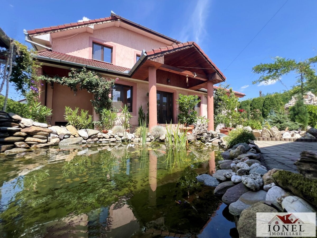 Vila de vanzare in Sebes - pretabila pentru doua familii - Sebes