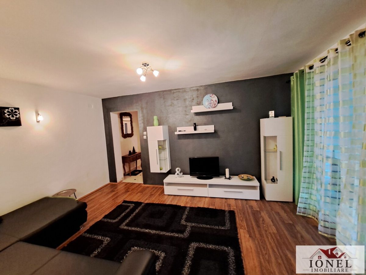 Vanzare apartament patru camere in Cugir - Cugir