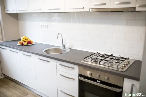 Apartament 3 camere, Târgu Mureș, renovat, zona Tudor - foto 3