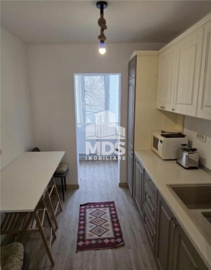 Decomandat la etaj 1 cu centrala propie - foto 14