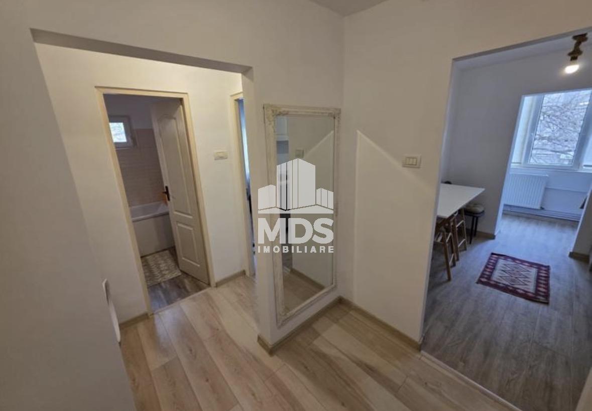 Decomandat la etaj 1 cu centrala propie - foto 4