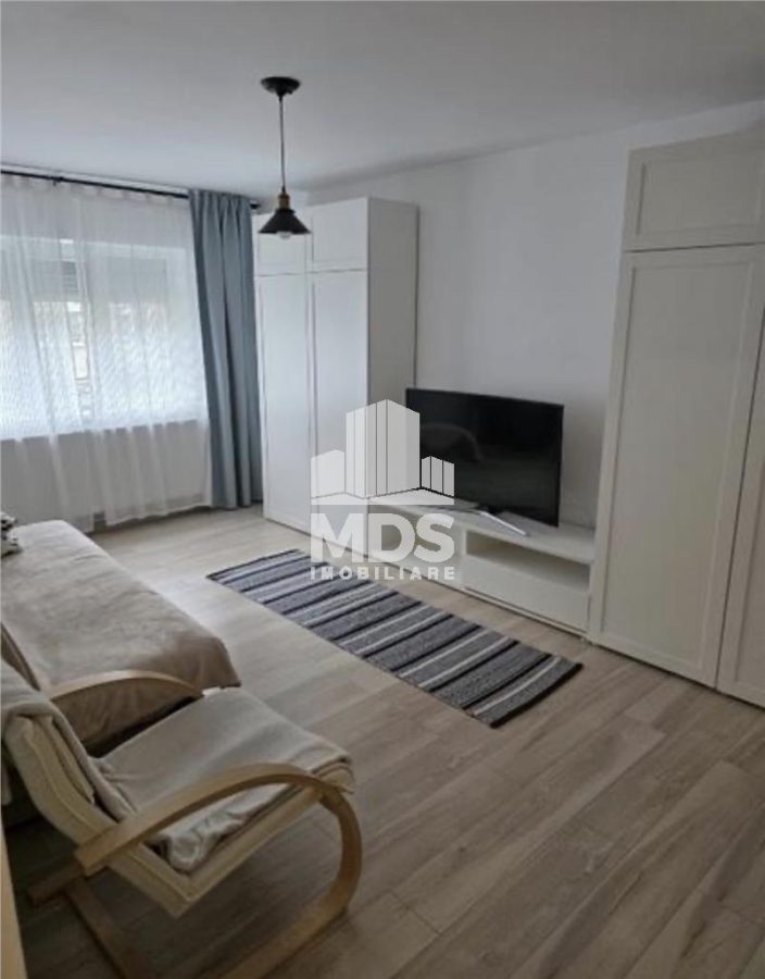 Decomandat la etaj 1 cu centrala propie - foto 7