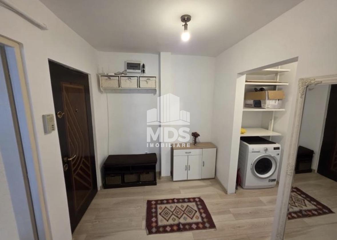 Decomandat la etaj 1 cu centrala propie - foto 8