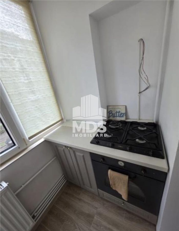 Decomandat la etaj 1 cu centrala propie - foto 9