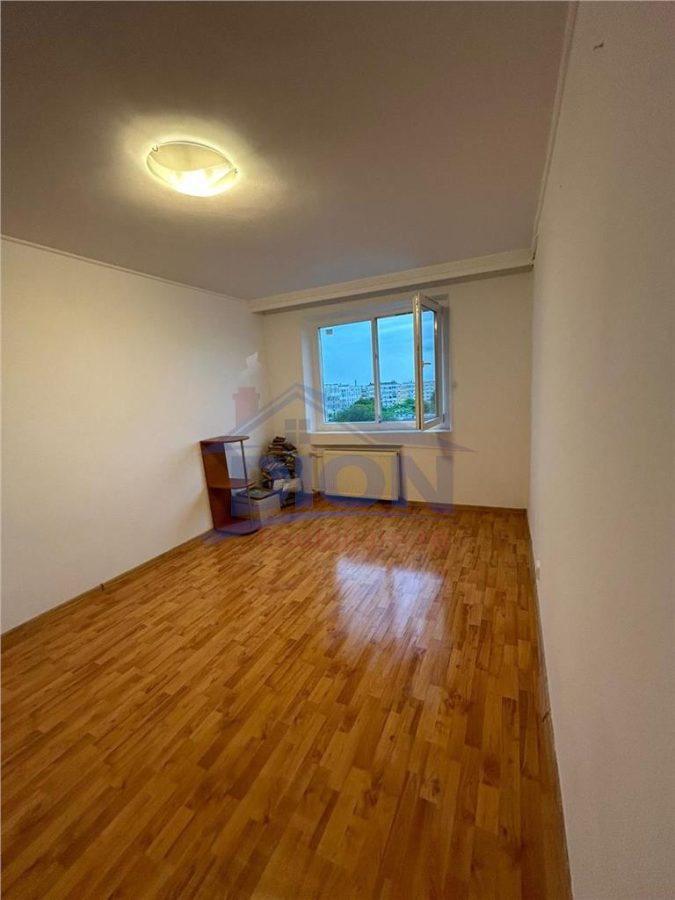 APARTAMENT 2 CAM RENOVAT,  SOS.BERCENI - 