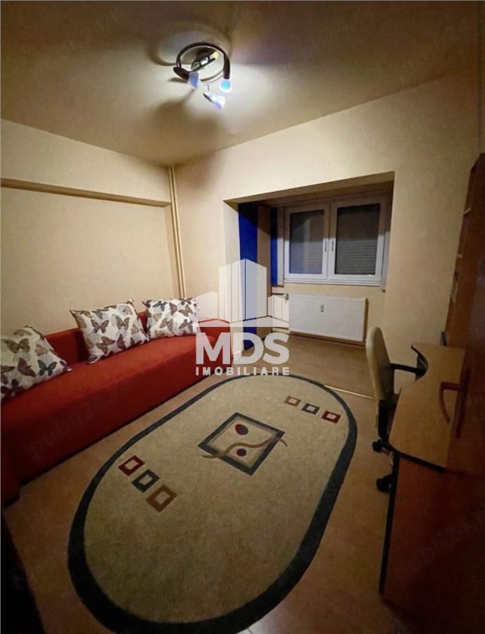 Decomandat cu 2 bai la etajul 1 aproape de Mall - foto 5