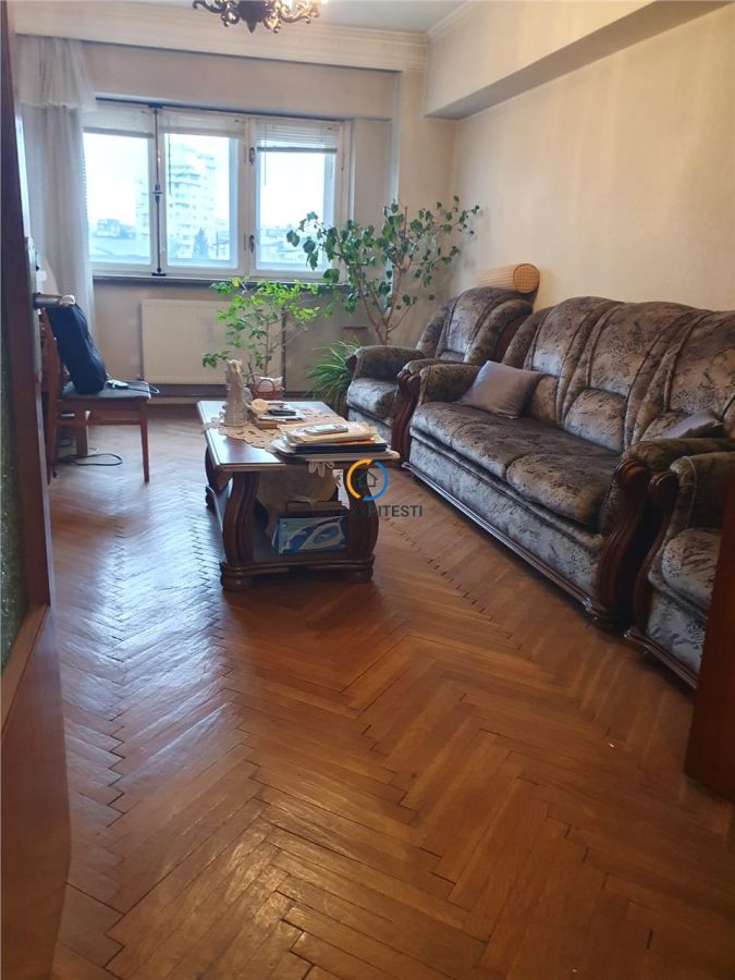 Apartament patru camere Ultracentral, etaj intermediar - foto 2