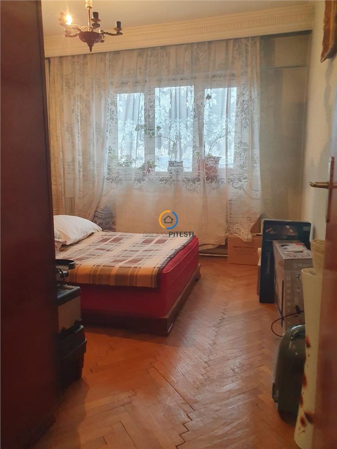 Apartament patru camere Ultracentral, etaj intermediar - foto 4