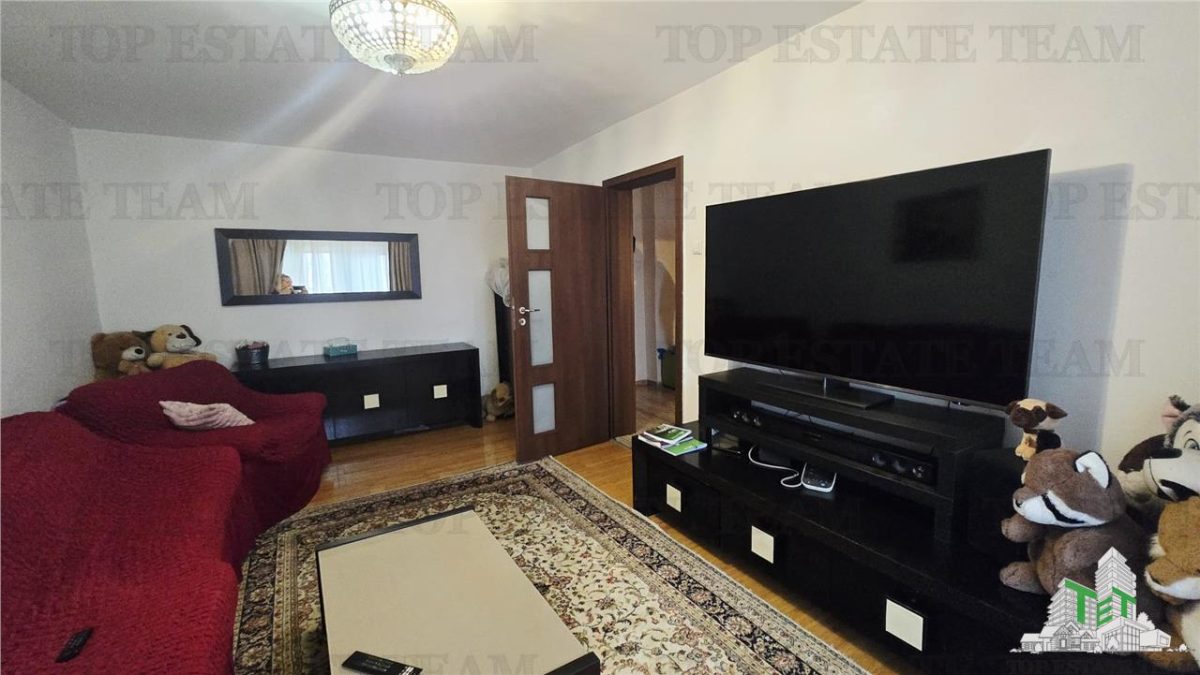 Apartament luminos cu 3 camere in zona Crangasi- pozitie excelenta,disponibil imediat - 