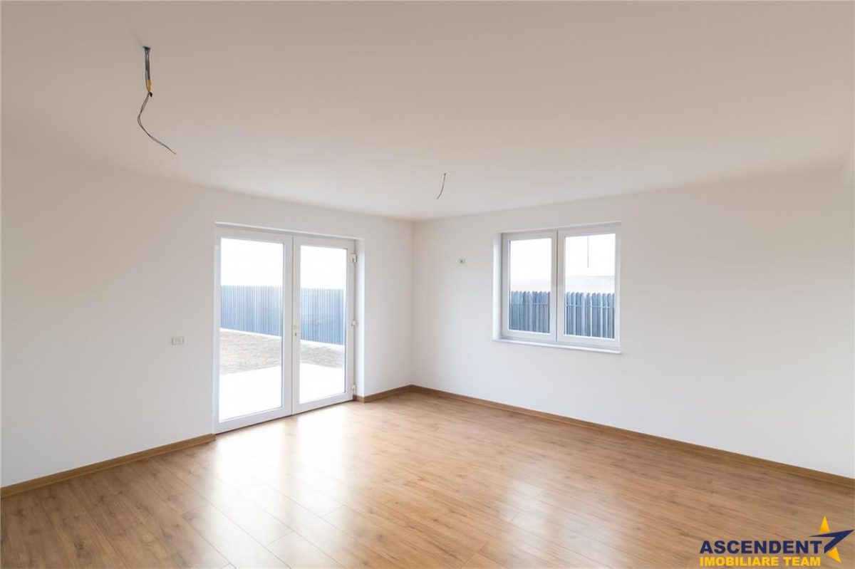 Vila calitativa, luminoasa linie, incalzire pardoseala, utilitati, Sanpetru, Brasov - foto 4