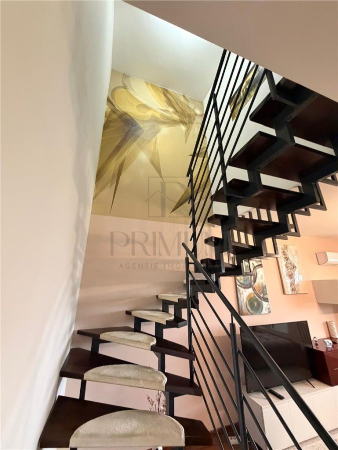 Apartament deosebit - scara interioara - Zona Ring / Torontalului - foto 2