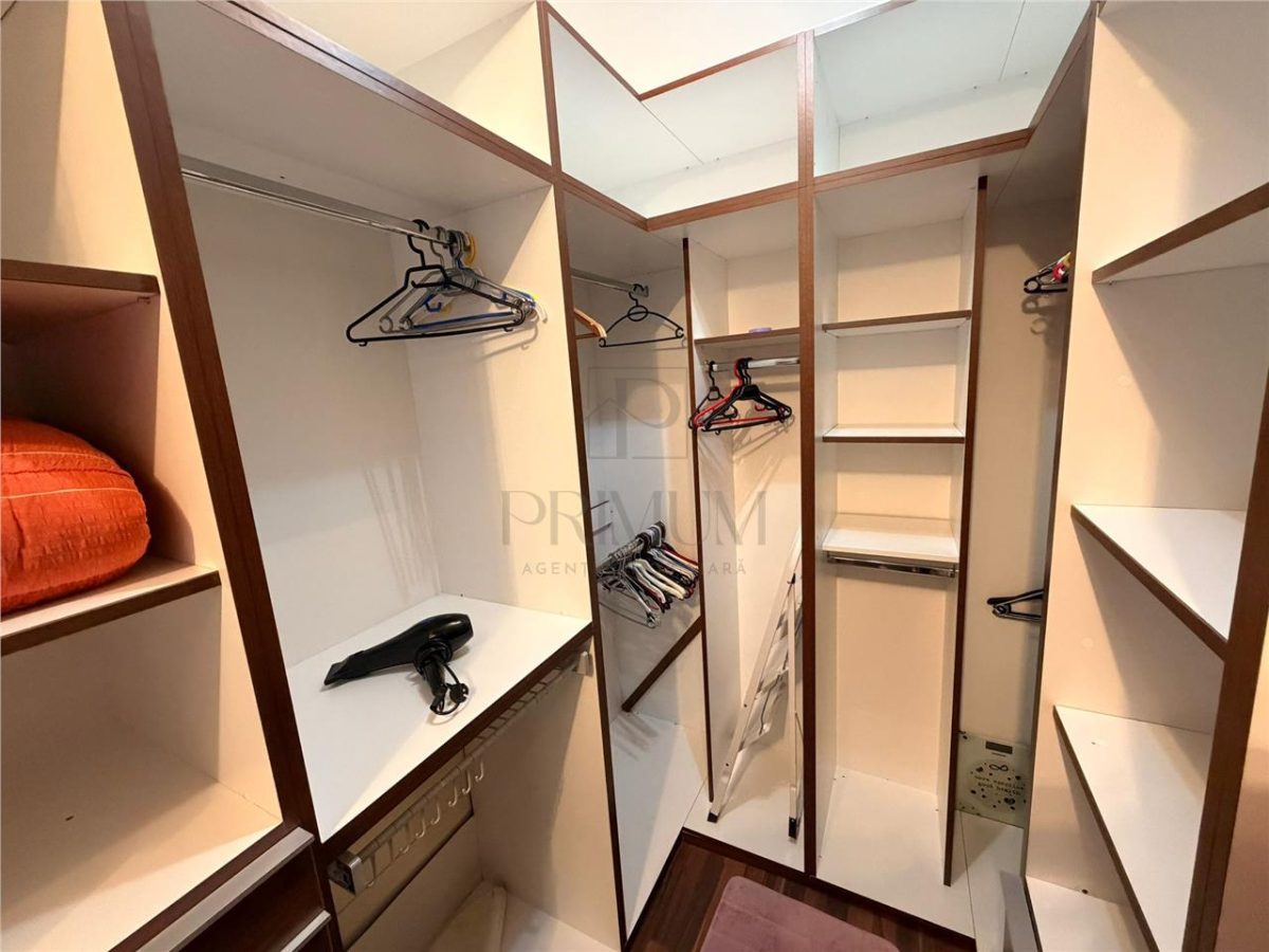 Apartament deosebit - scara interioara - Zona Ring / Torontalului - foto 8