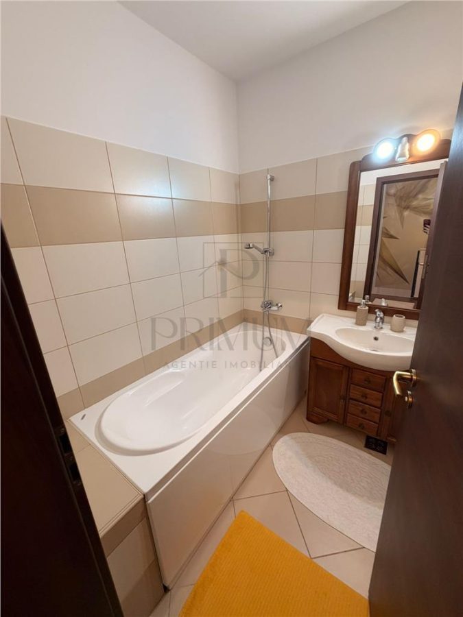 Apartament deosebit - scara interioara - Zona Ring / Torontalului - foto 10