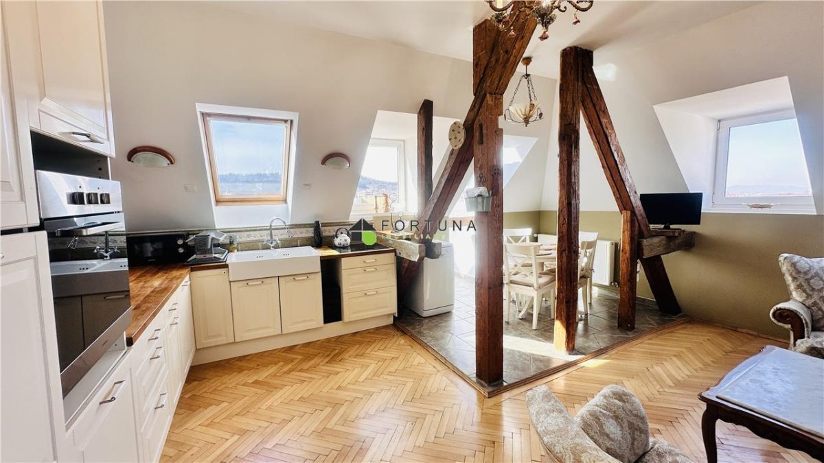 Apartament în casa 5camere - scara interioara - Magazin Star - foto 2
