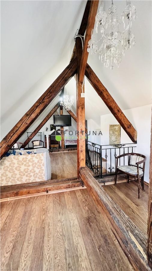 Apartament în casa 5camere - scara interioara - Magazin Star - foto 14