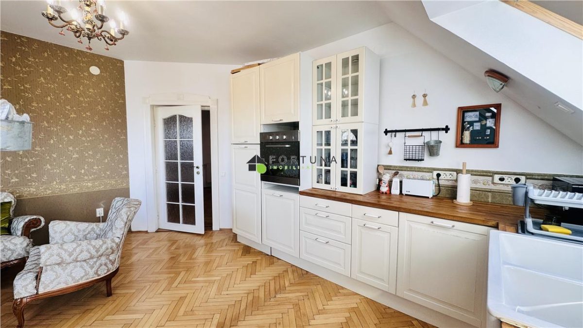 Apartament în casa 5camere - scara interioara - Magazin Star - foto 4