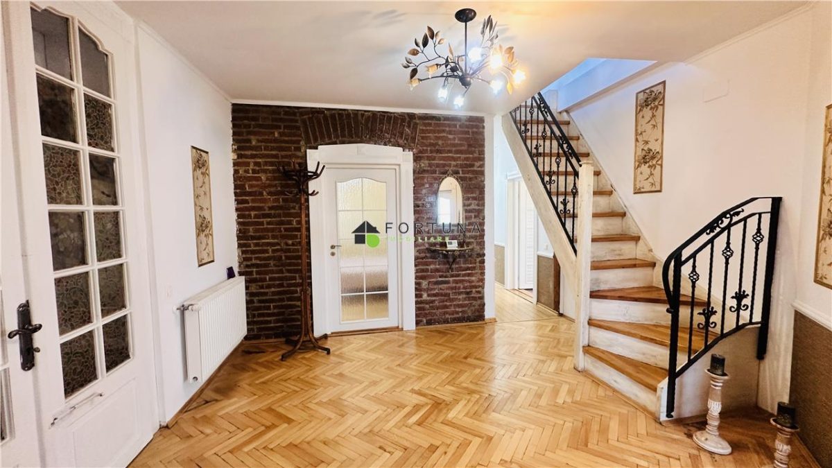 Apartament în casa 5camere - scara interioara - Magazin Star - foto 9