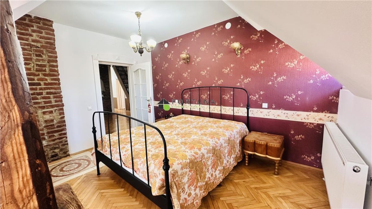 Apartament în casa 5camere - scara interioara - Magazin Star - foto 10
