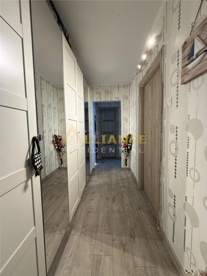 {Bulevardul 1 Decembrie } Apartament 3 camere mobilat-utilat - foto 3