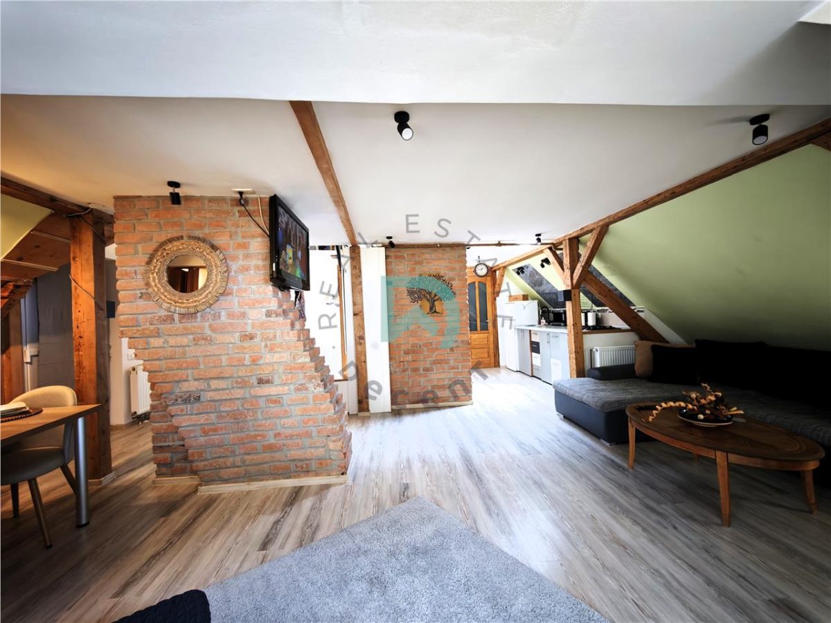 Închiriez Mansardă, Magazinul Star, Brașov - 