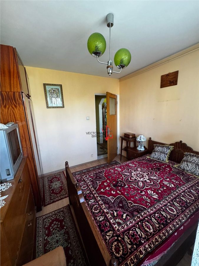 Apartament 3 camere Dristor Biserica Rimnicu Sarat - 