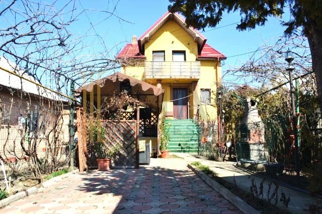 Casa spatioasa cu gradina si zona de relaxare, la doar 7 km de oras  - panouri fotovoltaice montate, incluse.! - 
