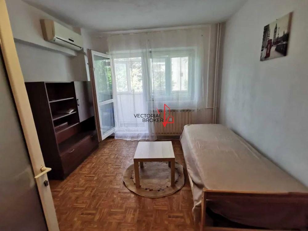 2 camere Titan Piata Minis bloc din 1984 vedere pe spate - foto 2