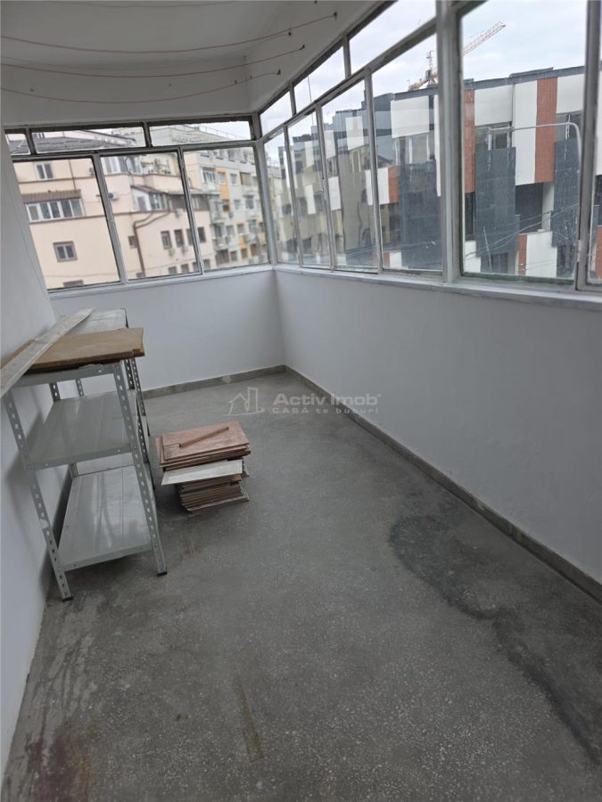 Vanzare Apartament 3 Camere  Victoriei- Piata Sfintii Voievozi - 