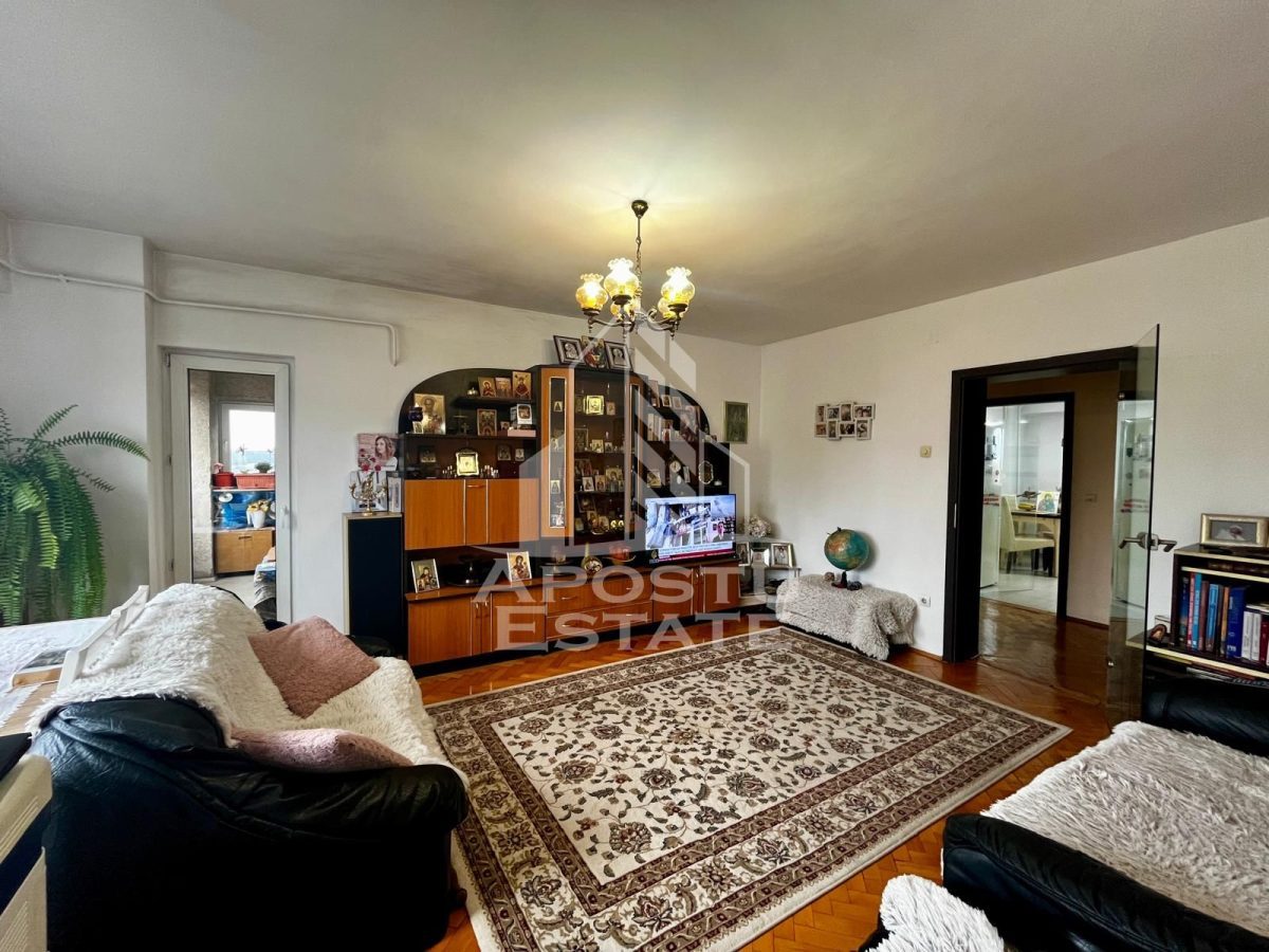 Apartament 3 camere de vanzare, zona Simion Barnutiu, Tiimisoara - 
