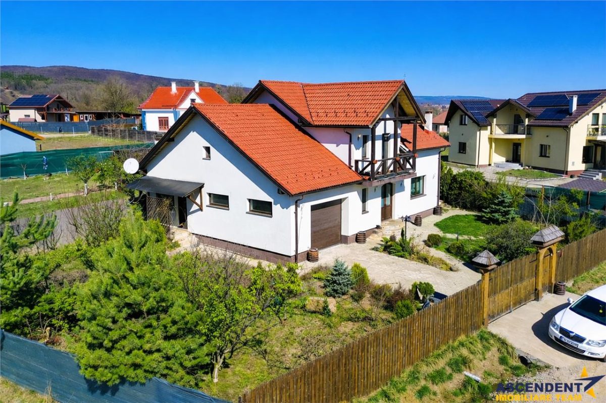 Casa primitoare si apreciabila, areal cu liniste, gradina frumoasa, Sancraiu,Szalomer Covasna - 
