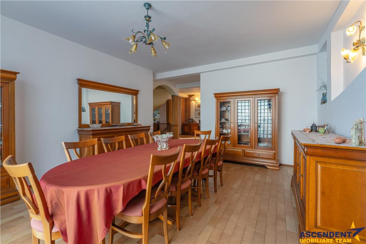 FILM! Castelariu: spectacol panoramic, locatie prestigioasa, exclusivist confort - foto 14