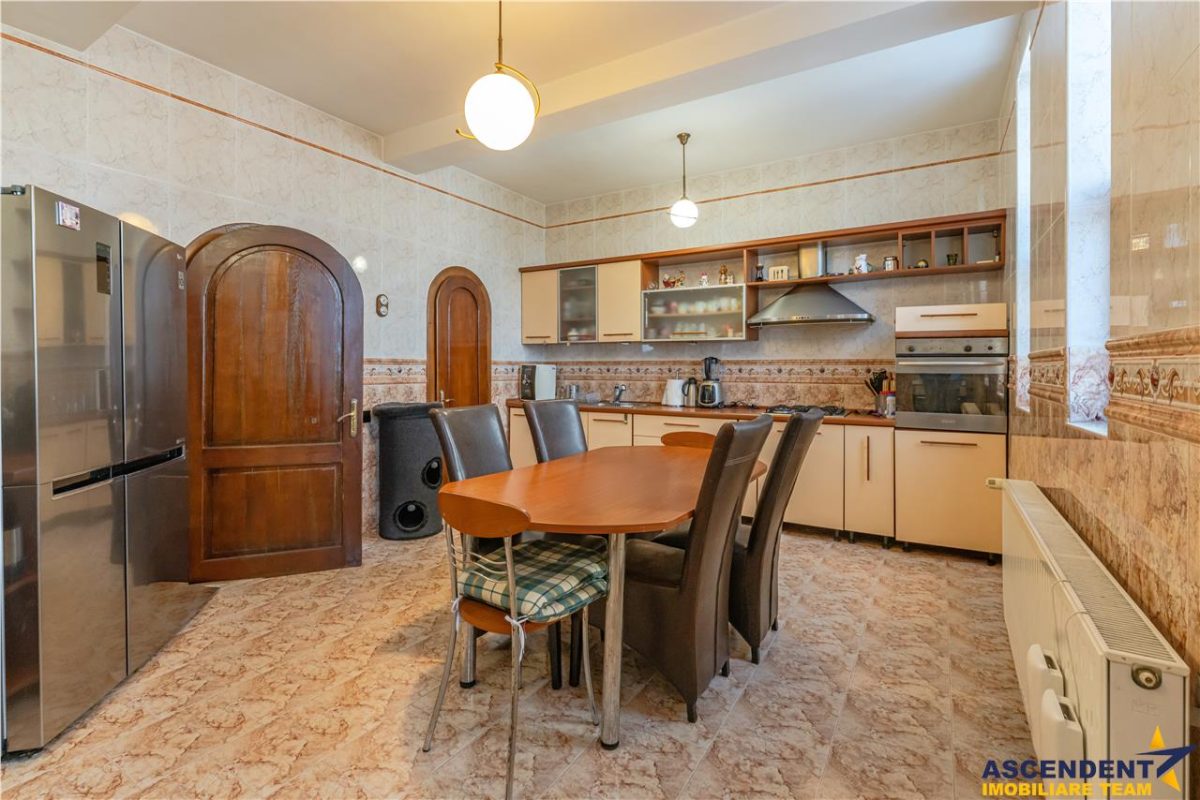 FILM! Castelariu: spectacol panoramic, locatie prestigioasa, exclusivist confort - foto 5