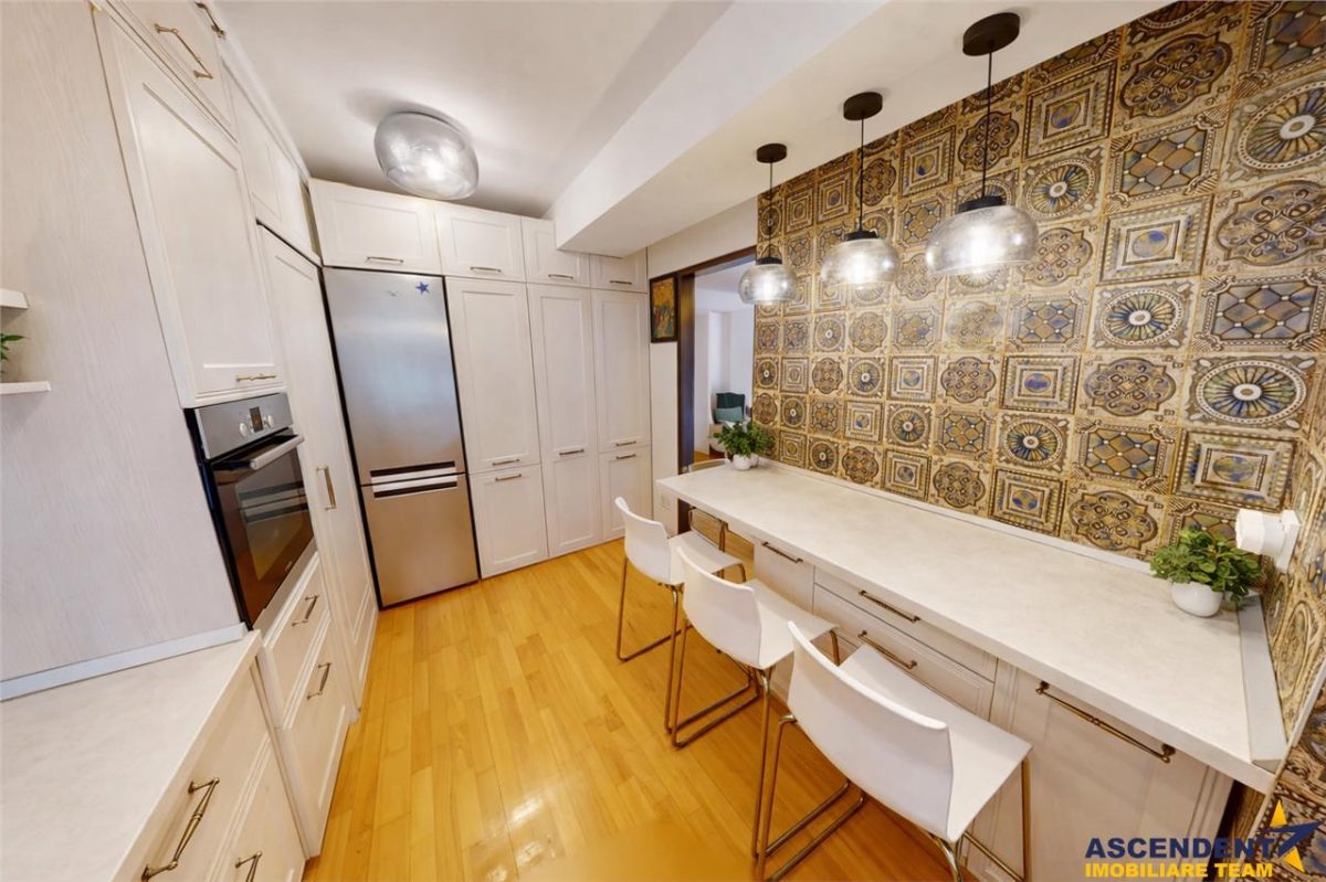 FILM& 3D! Spatialitate si confort: apartament 4 camere, Central, Brasov. - foto 14