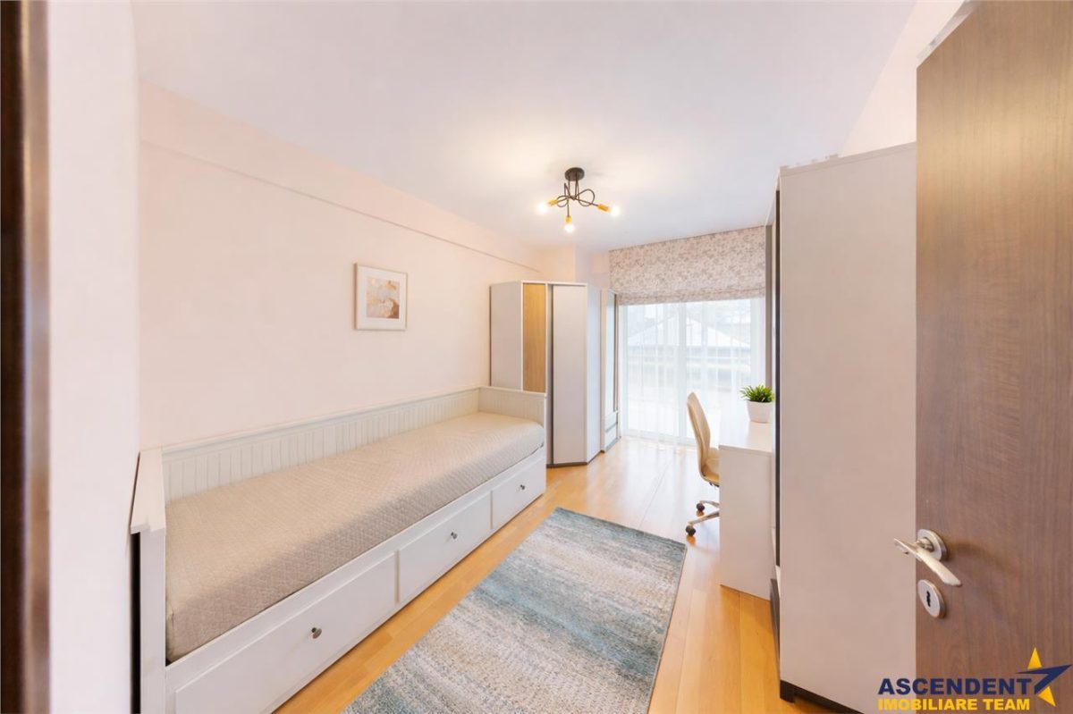 FILM& 3D! Spatialitate si confort: apartament 4 camere, Central, Brasov. - foto 5