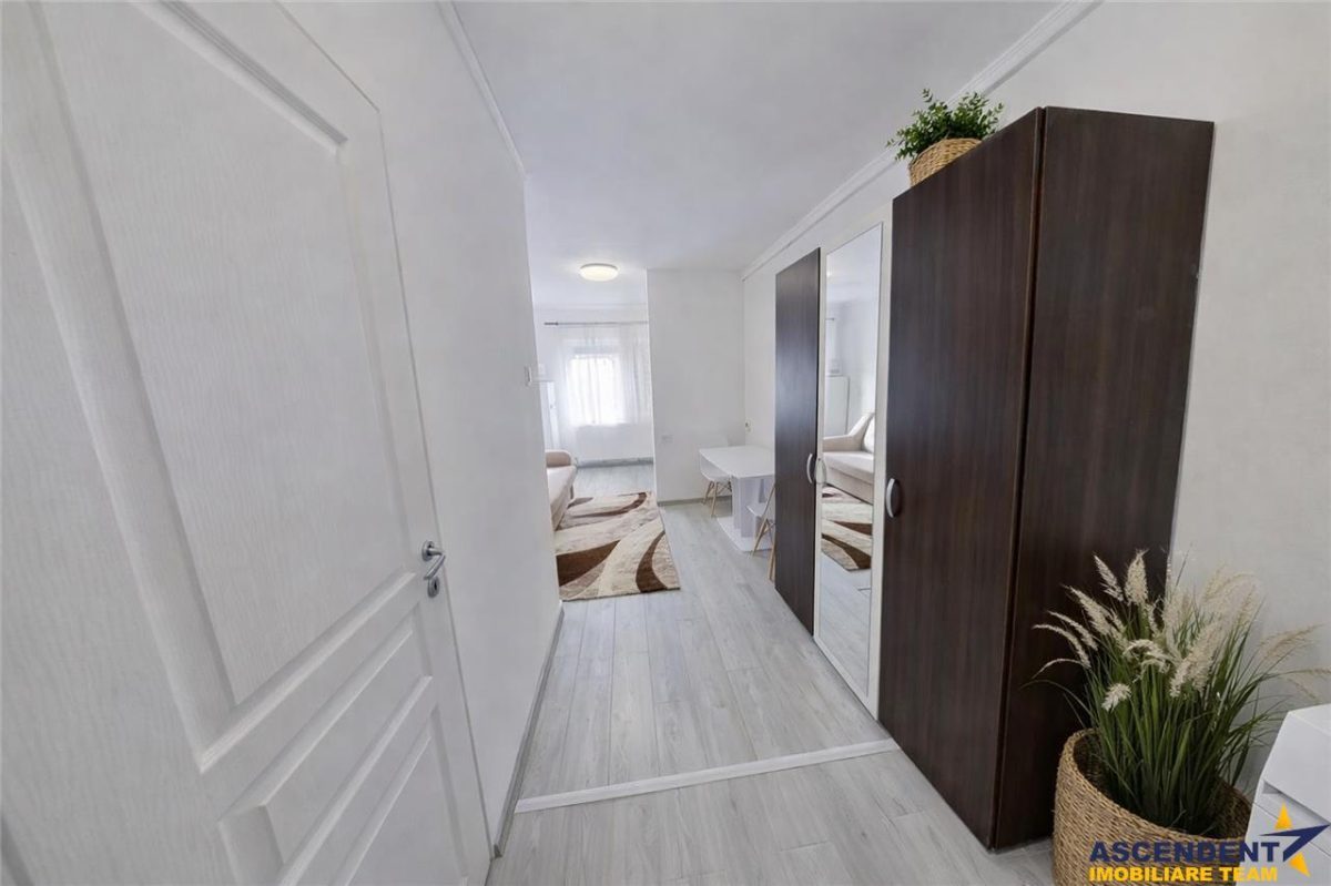 Garsoniera practica,Central: vis-a-vis de Universitatea Transilvania,Brasov. - foto 5