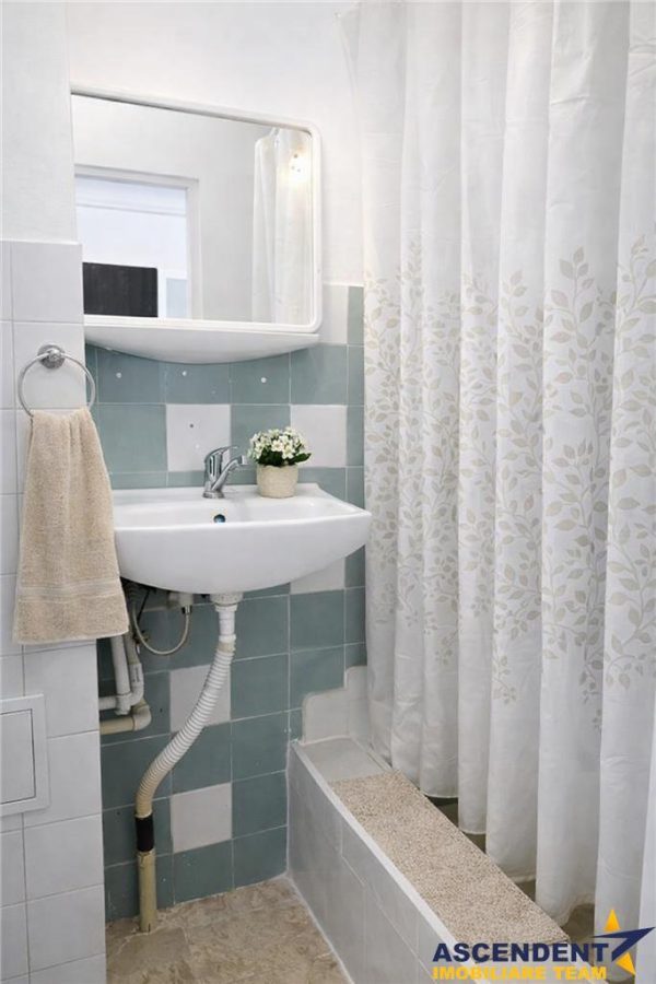 Garsoniera practica,Central: vis-a-vis de Universitatea Transilvania,Brasov. - foto 4