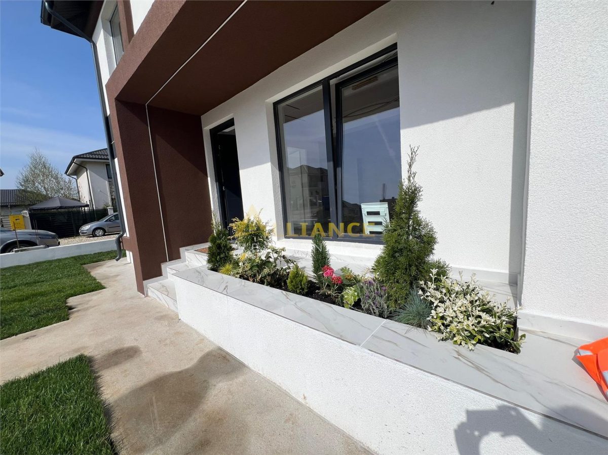 Vila Individuala  - 4 camere - 3 bai-teren -320-600 M de STV - foto 2