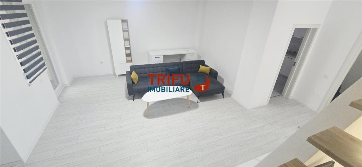 Apartament cu scara interioara si boxa - 